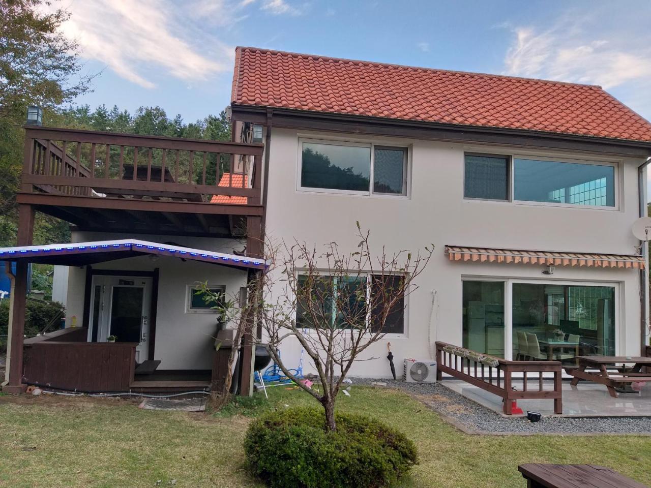 Namhea German Village Beethoven House Exterior photo